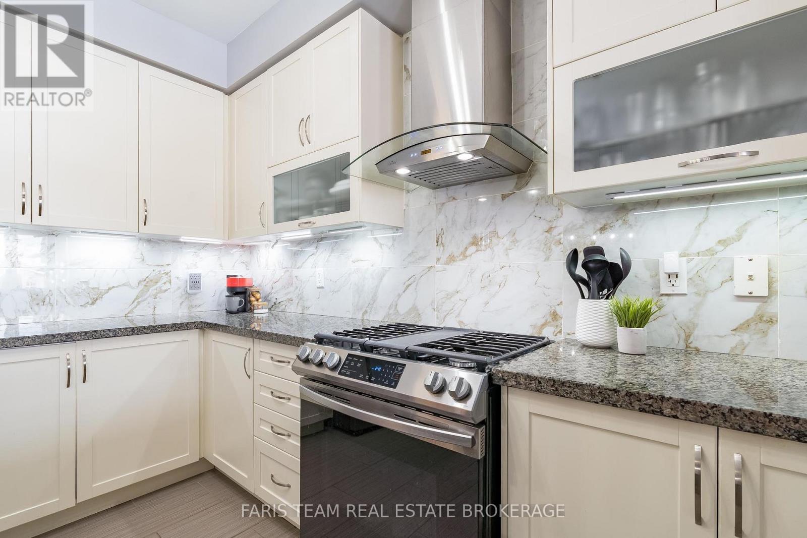 461 Greenwood Drive, Essa, Ontario  L3W 0R4 - Photo 8 - N12782160