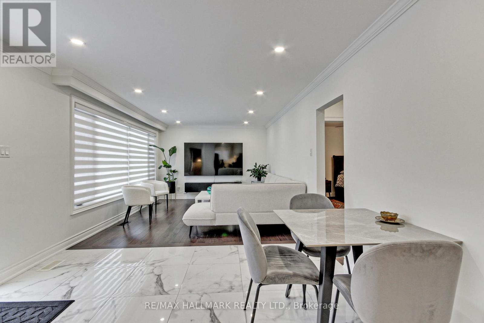 13 Patrick Drive, Aurora, Ontario  L4G 2A6 - Photo 1 - N12782208