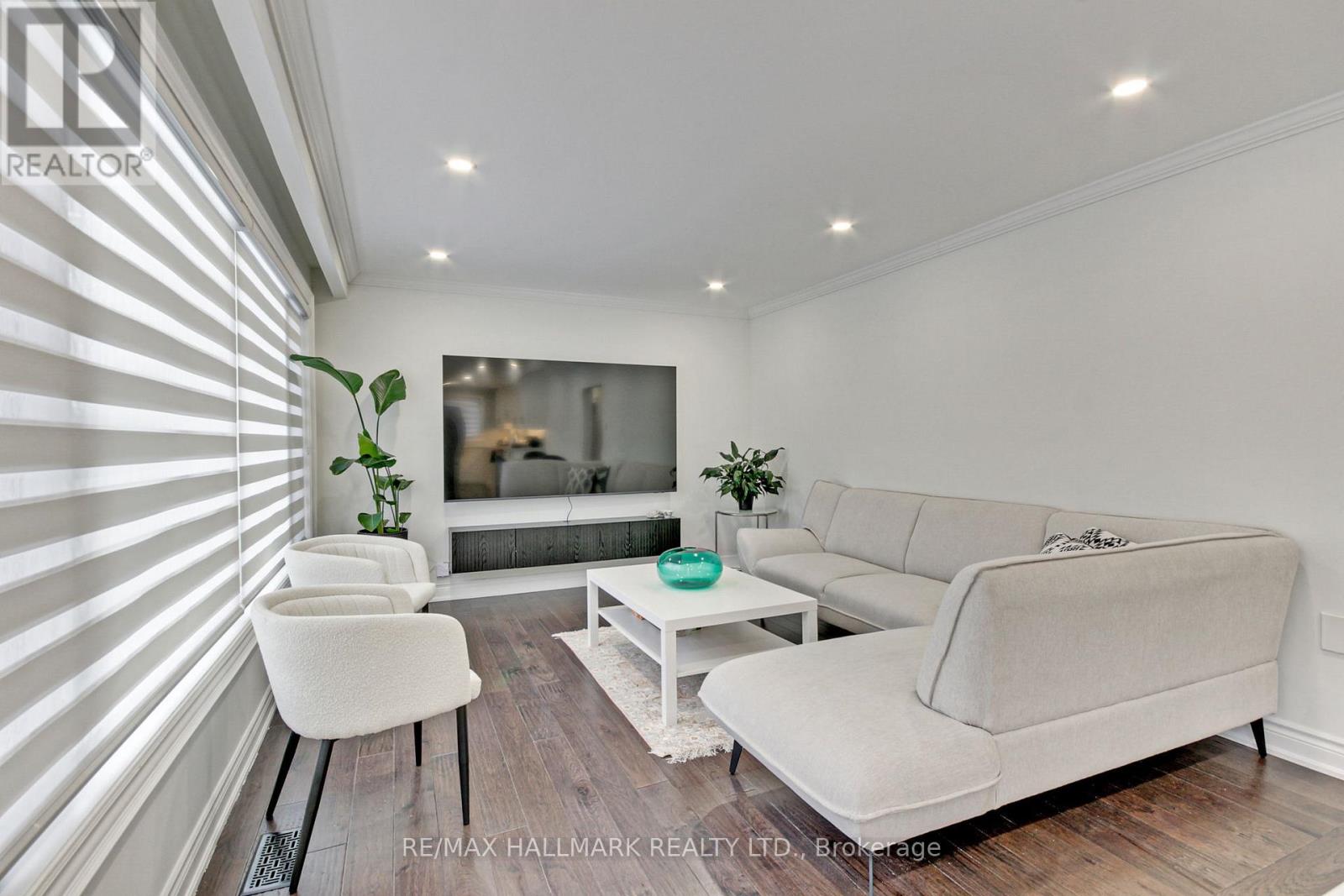 13 Patrick Drive, Aurora, Ontario  L4G 2A6 - Photo 11 - N12782208