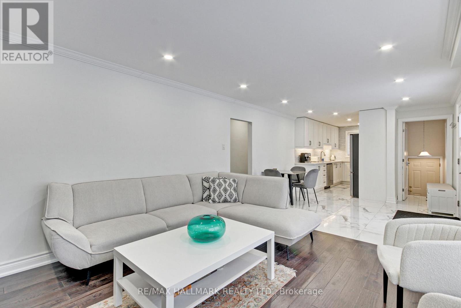 13 Patrick Drive, Aurora, Ontario  L4G 2A6 - Photo 12 - N12782208