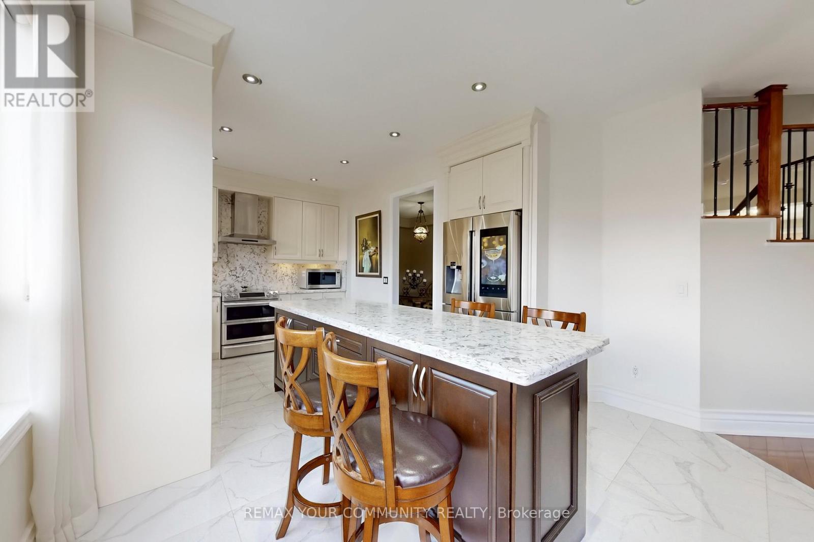 24 Pegasus Drive, Richmond Hill, Ontario  L4E 4R3 - Photo 8 - N12782214