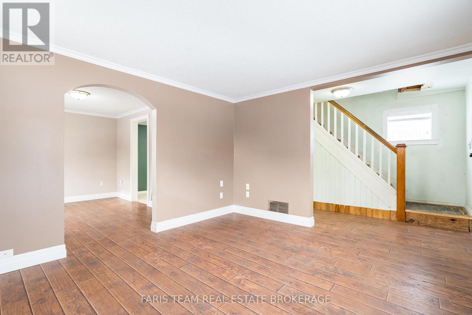 302 Nottawasaga Street, Orillia, Ontario  L3V 3K6 - Photo 15 - S12782178