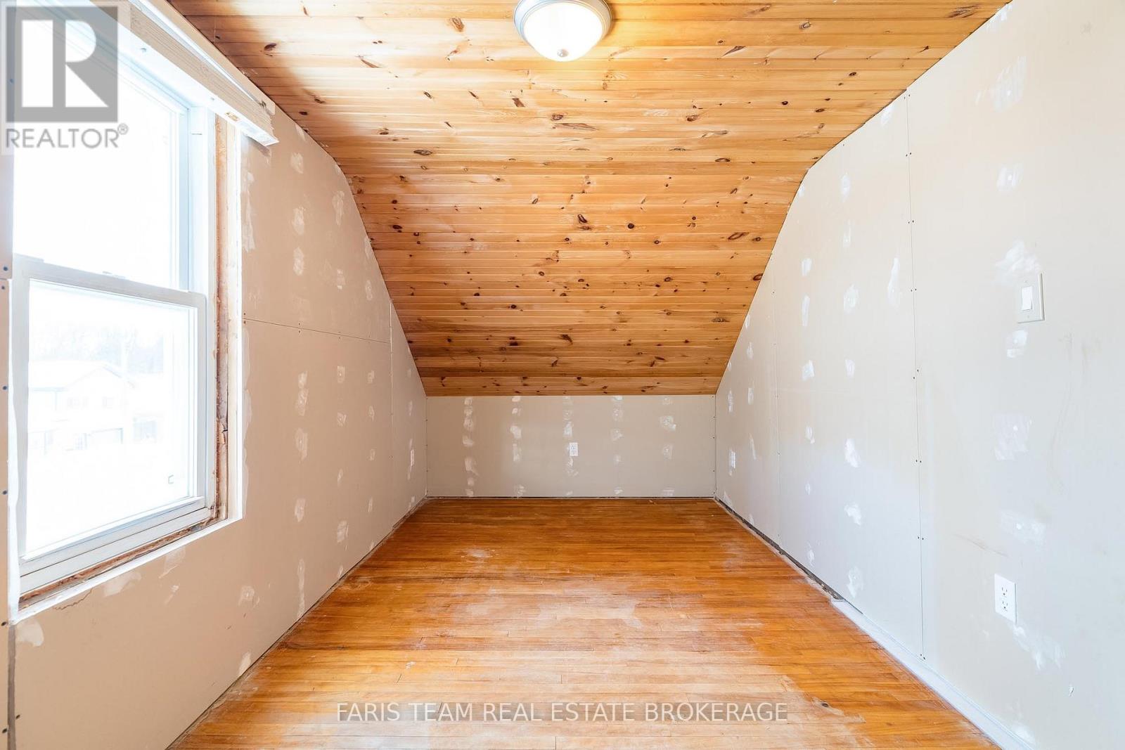 302 Nottawasaga Street, Orillia, Ontario  L3V 3K6 - Photo 24 - S12782178