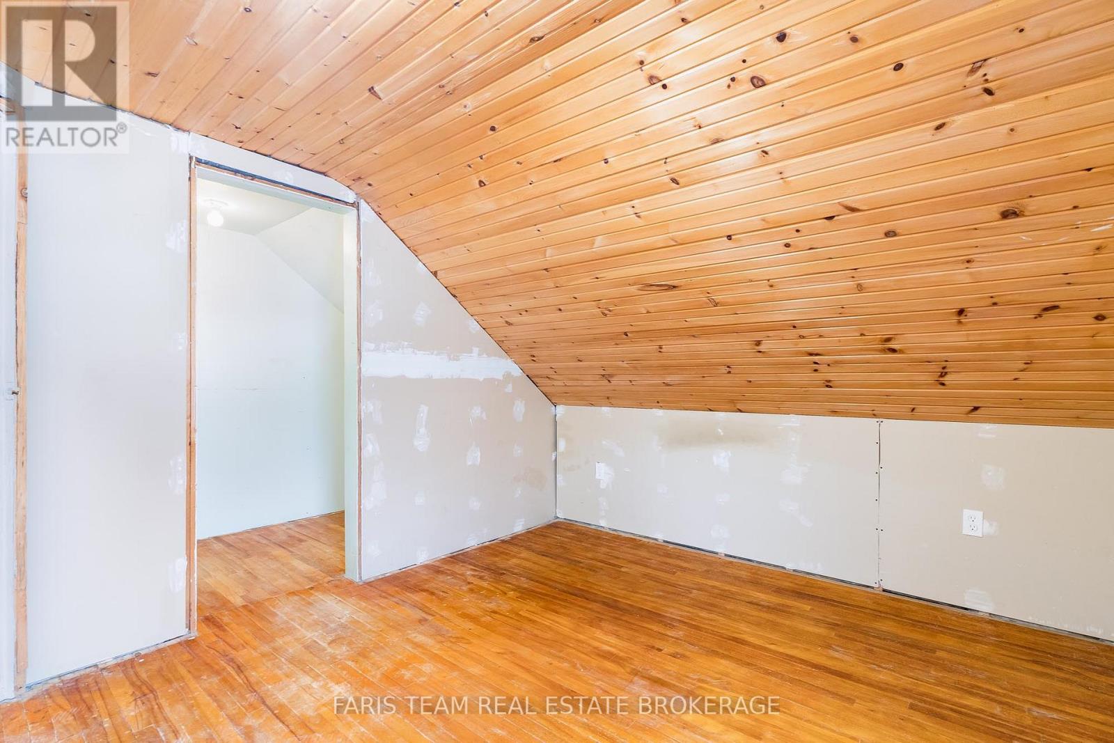 302 Nottawasaga Street, Orillia, Ontario  L3V 3K6 - Photo 27 - S12782178