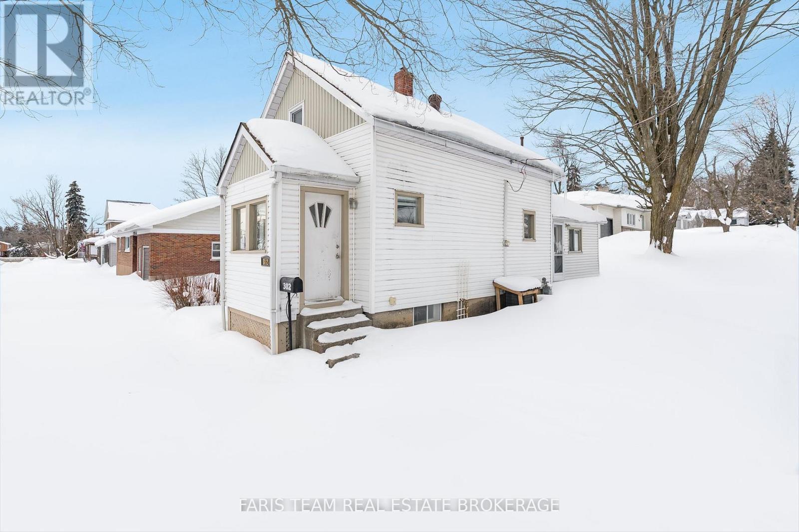 302 Nottawasaga Street, Orillia, Ontario  L3V 3K6 - Photo 4 - S12782178