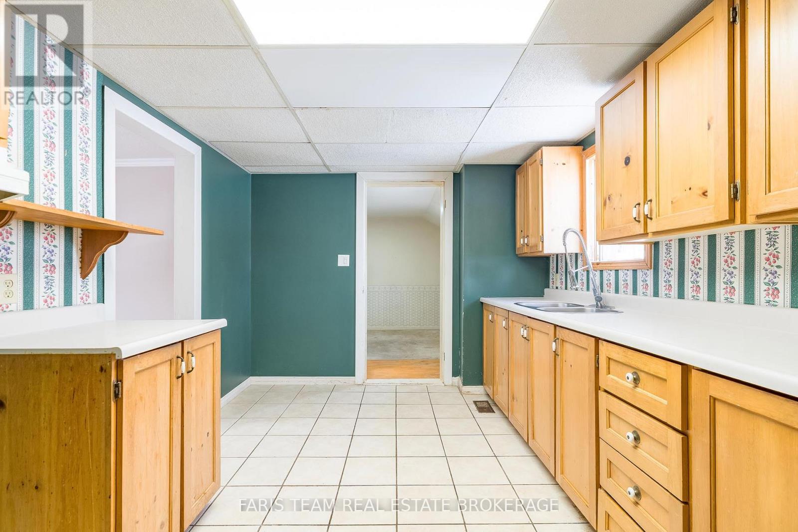 302 Nottawasaga Street, Orillia, Ontario  L3V 3K6 - Photo 5 - S12782178