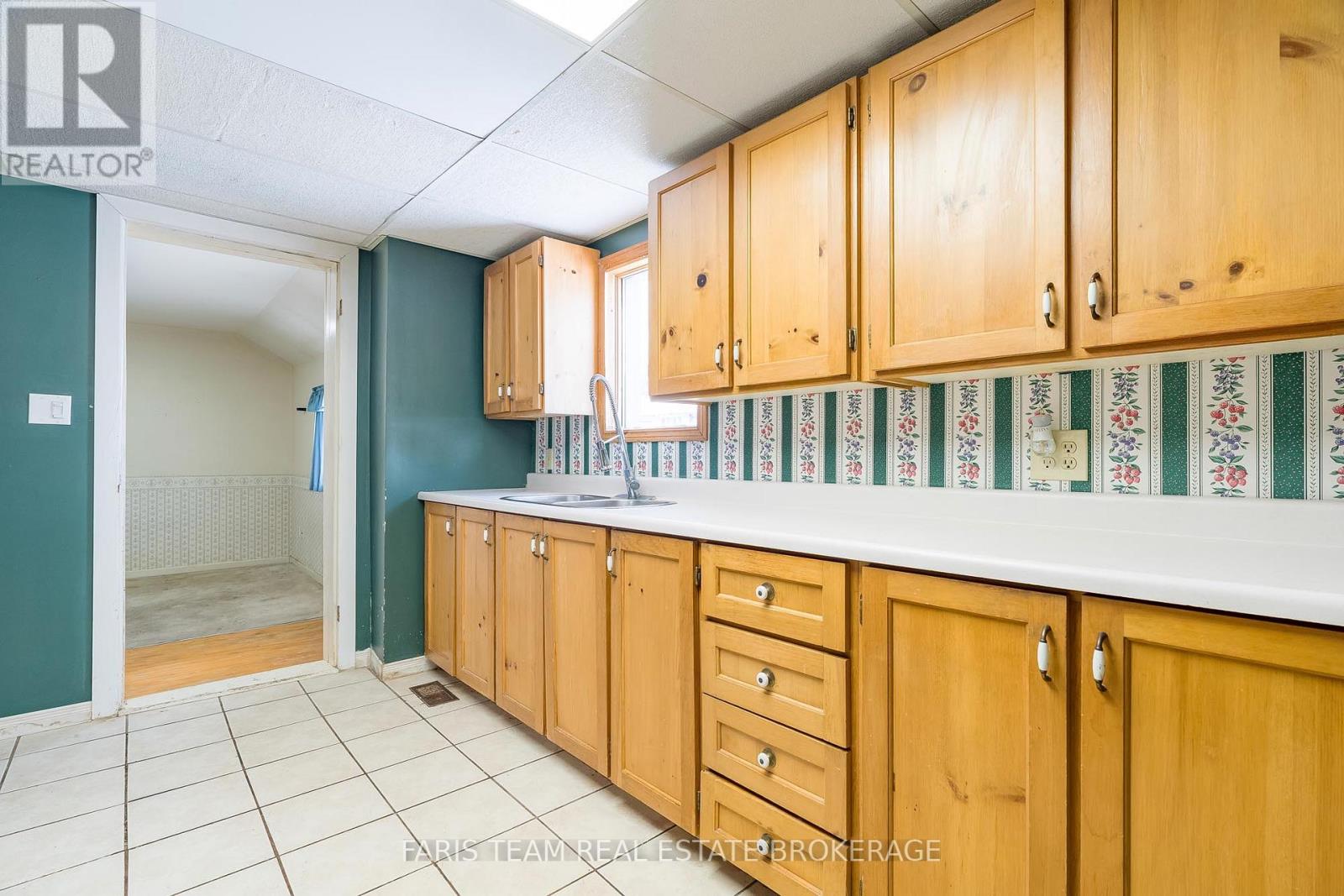 302 Nottawasaga Street, Orillia, Ontario  L3V 3K6 - Photo 6 - S12782178