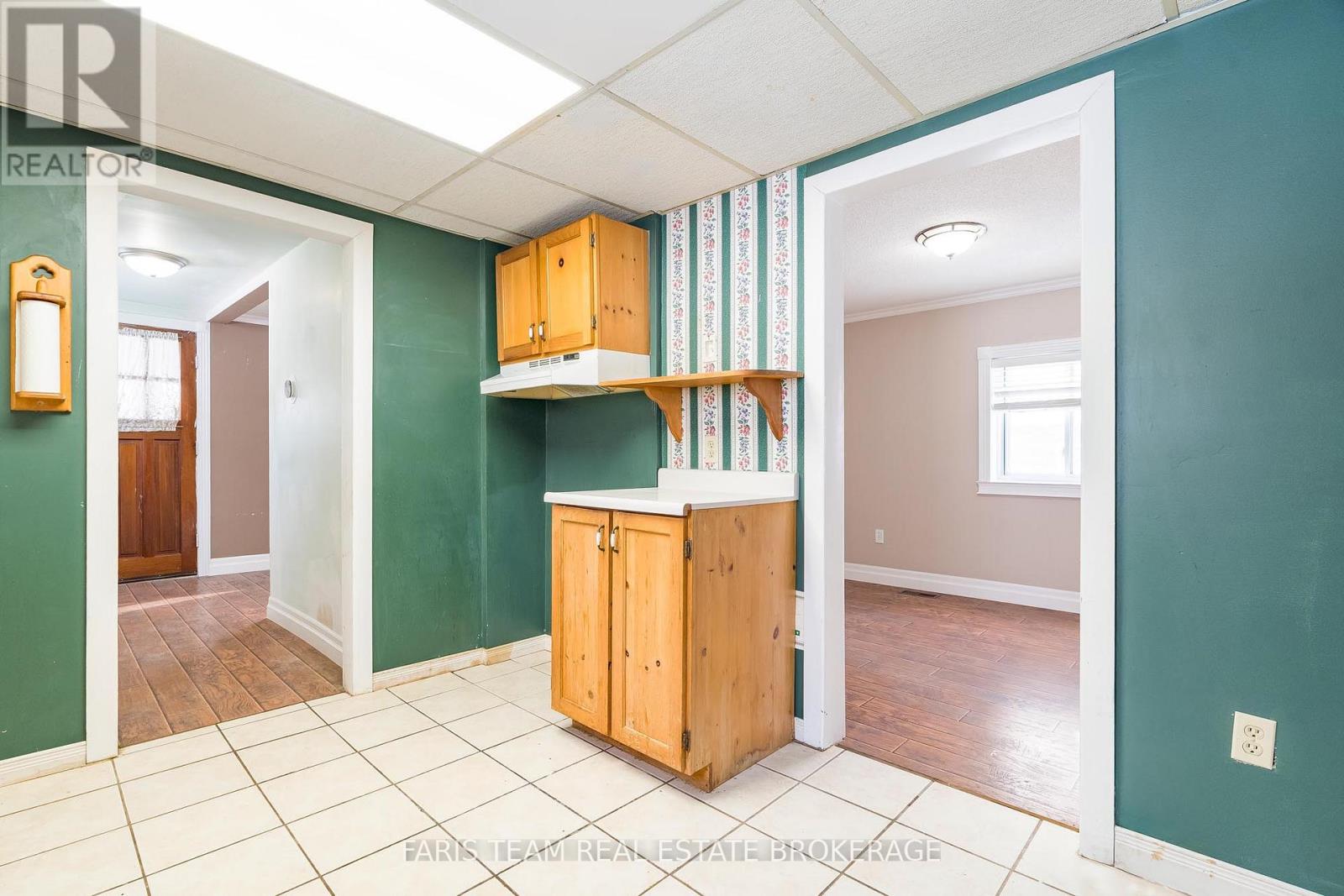 302 Nottawasaga Street, Orillia, Ontario  L3V 3K6 - Photo 9 - S12782178