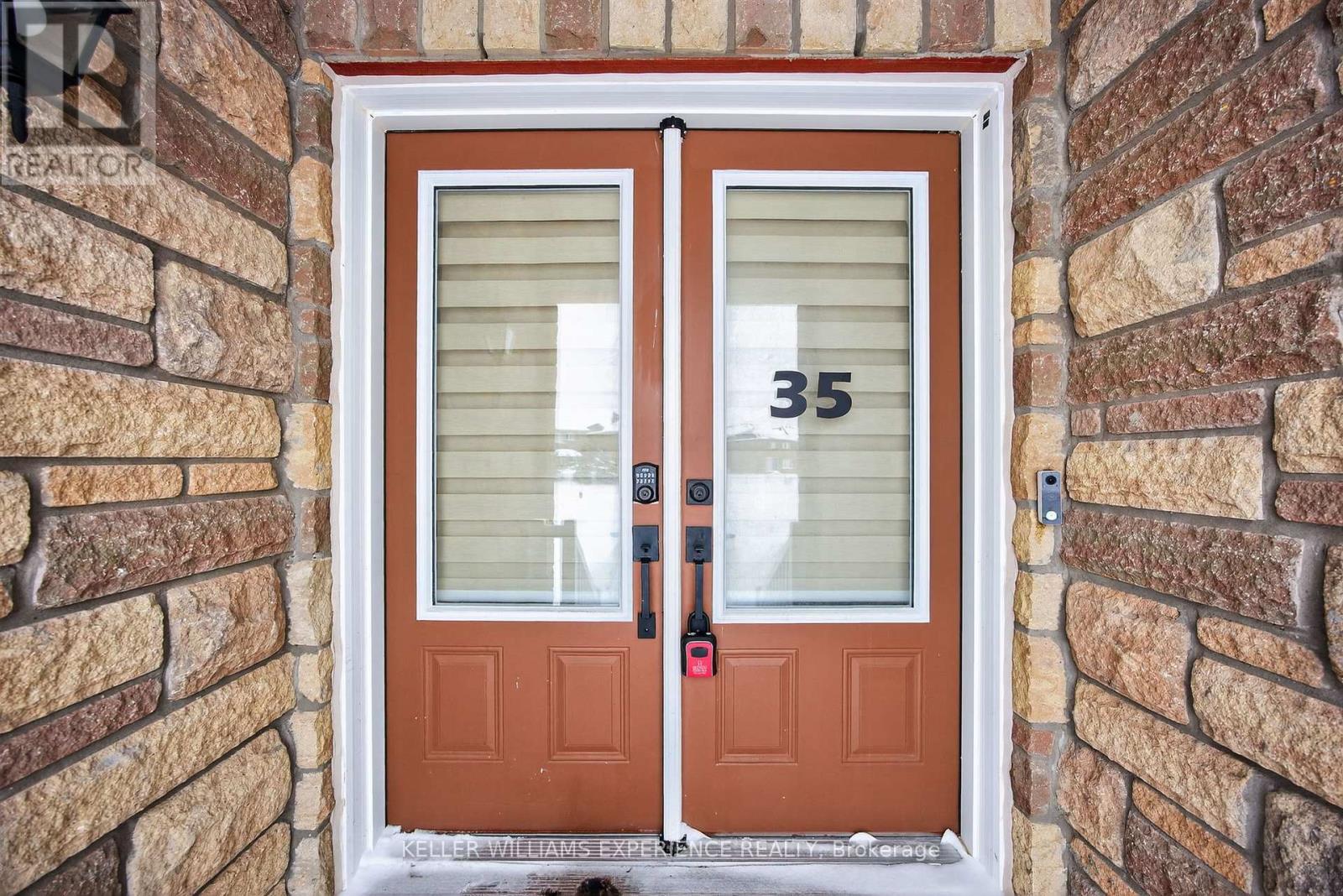 35 Muirfield Drive, Barrie, Ontario  L4N 6J9 - Photo 5 - S12782180