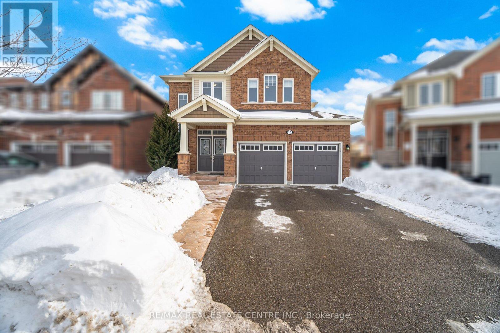 10 Aldersgate Drive, Brampton, Ontario  K8P 5J6 - Photo 2 - W12782142