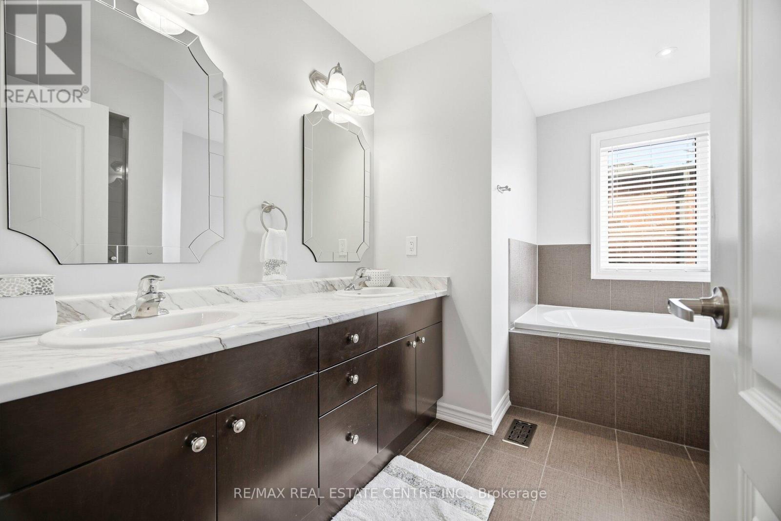 10 Aldersgate Drive, Brampton, Ontario  K8P 5J6 - Photo 30 - W12782142