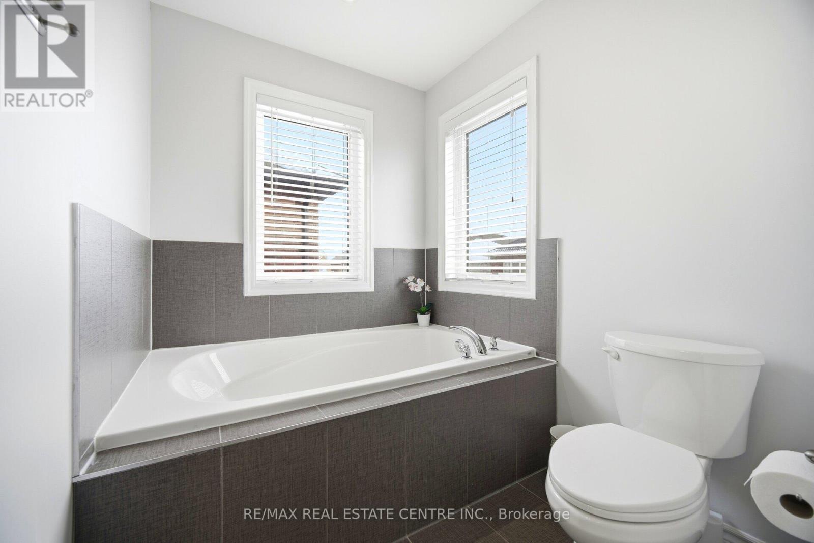 10 Aldersgate Drive, Brampton, Ontario  K8P 5J6 - Photo 31 - W12782142