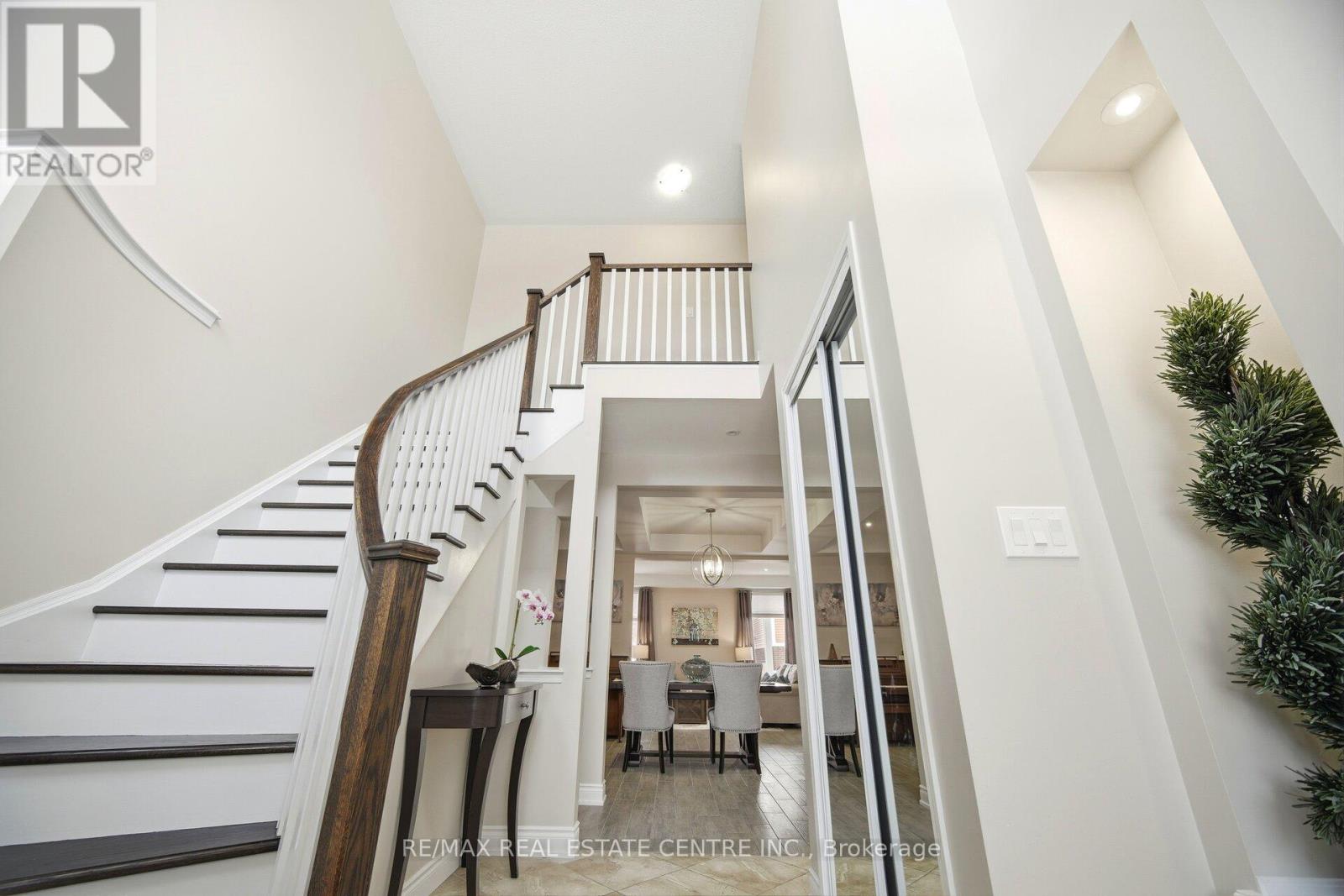 10 Aldersgate Drive, Brampton, Ontario  K8P 5J6 - Photo 6 - W12782142