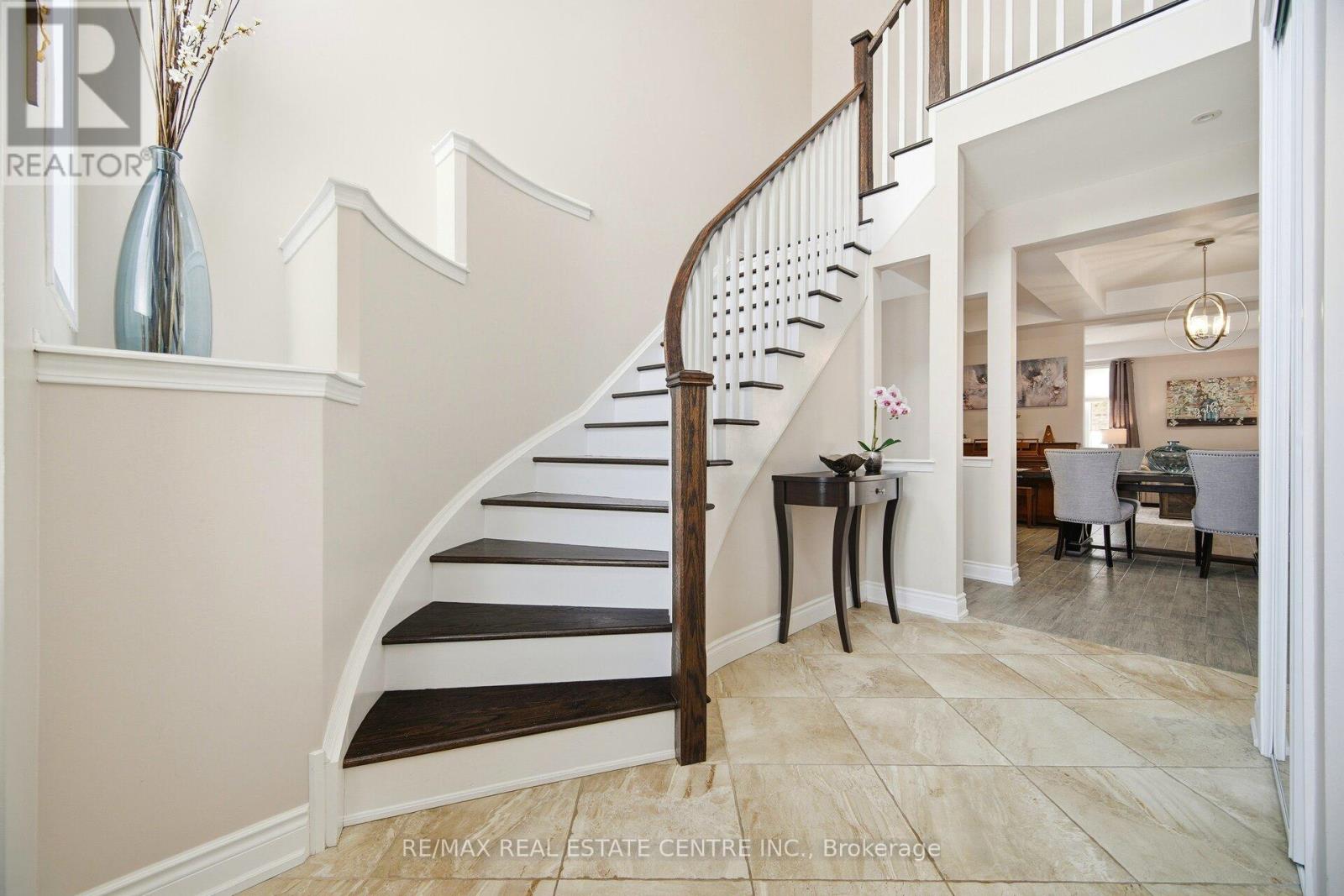 10 Aldersgate Drive, Brampton, Ontario  K8P 5J6 - Photo 7 - W12782142