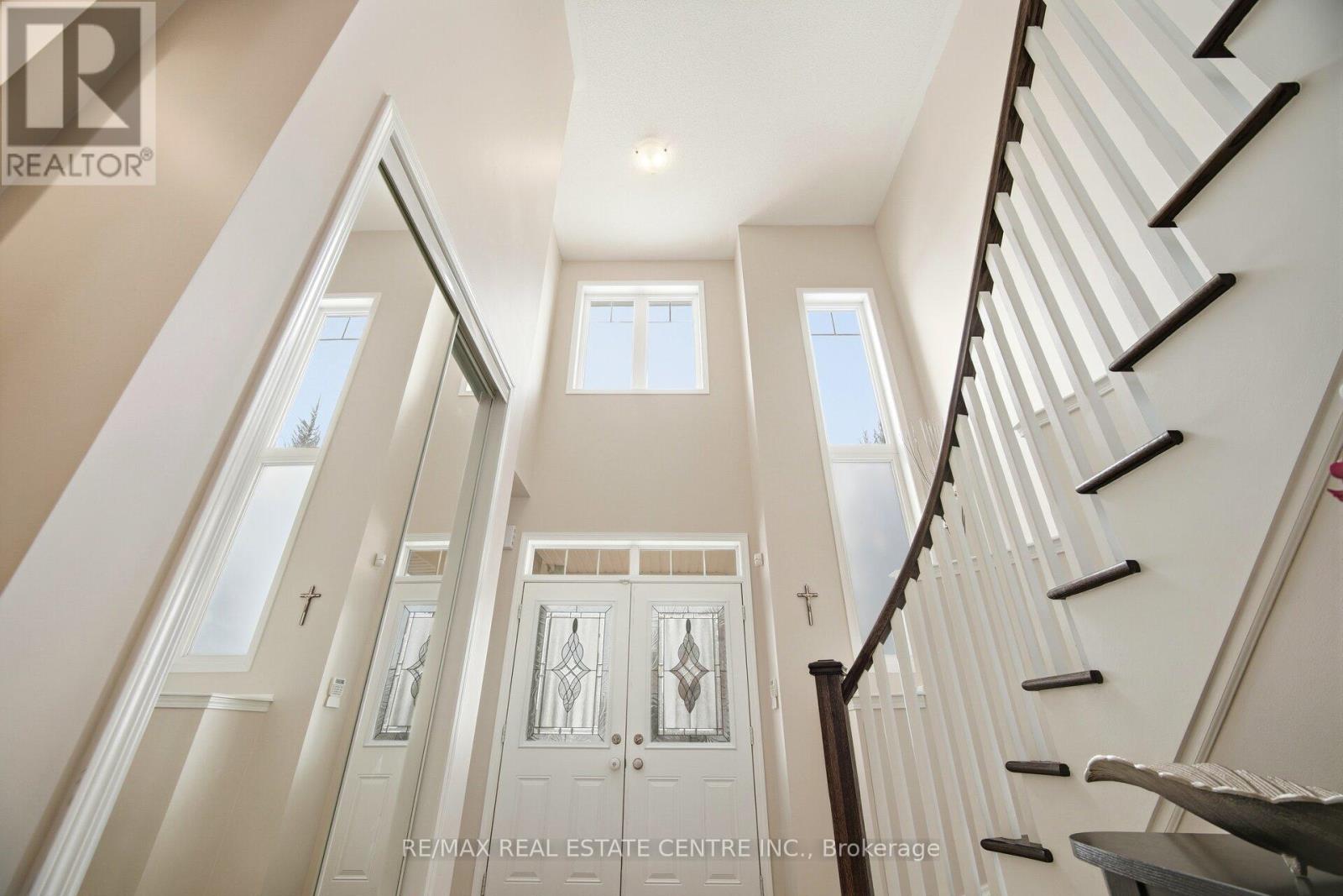 10 Aldersgate Drive, Brampton, Ontario  K8P 5J6 - Photo 8 - W12782142