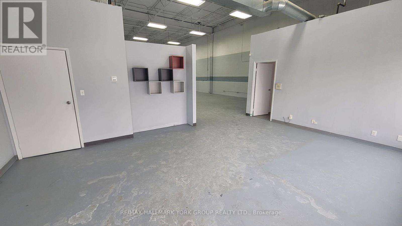 7 - 75 Mary Street, Aurora, Ontario  L4G 1G3 - Photo 2 - N12767164