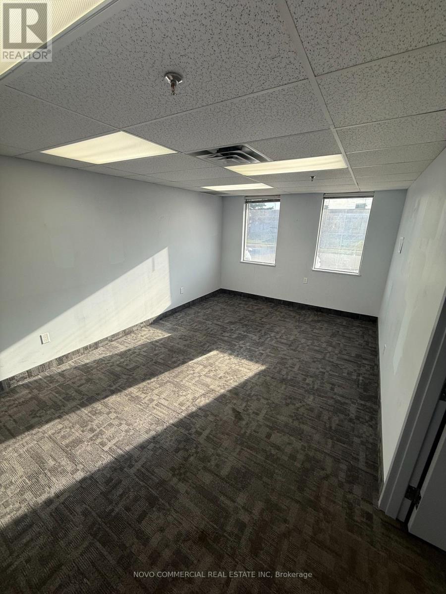 B - 615 Orwell Street, Mississauga, Ontario  L5A 2W4 - Photo 12 - W12537494