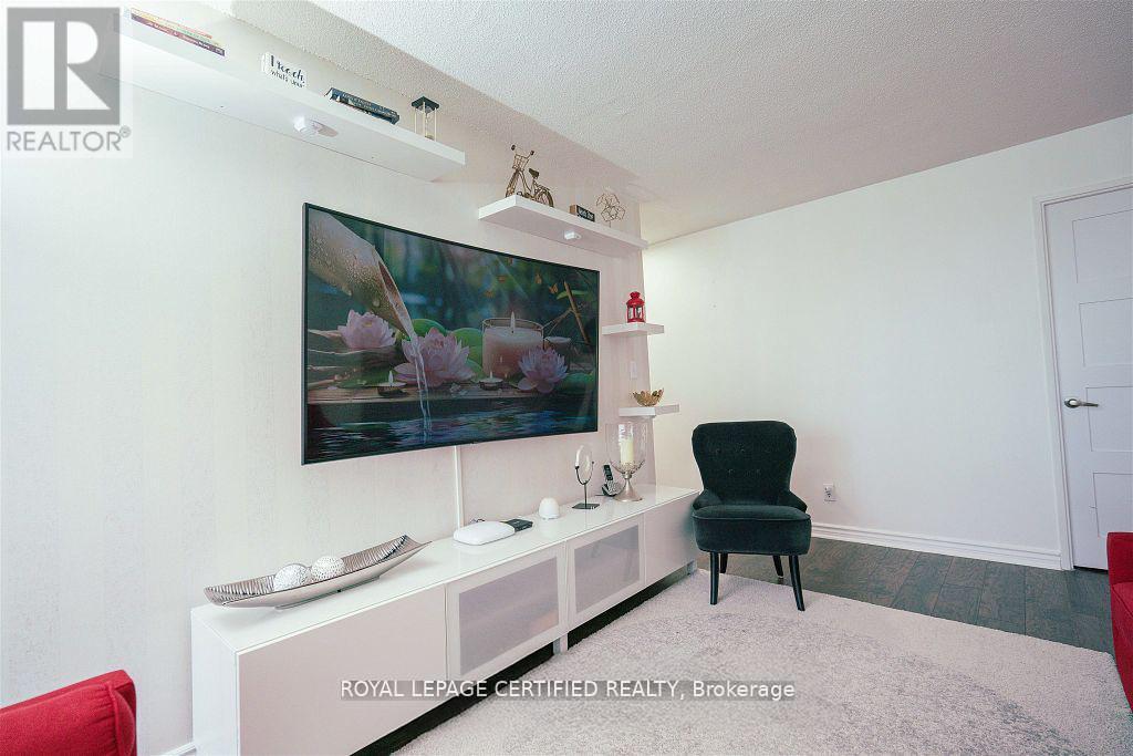 1907 - 145 Hillcrest Avenue, Mississauga, Ontario  L5B 3Z1 - Photo 6 - W12777622