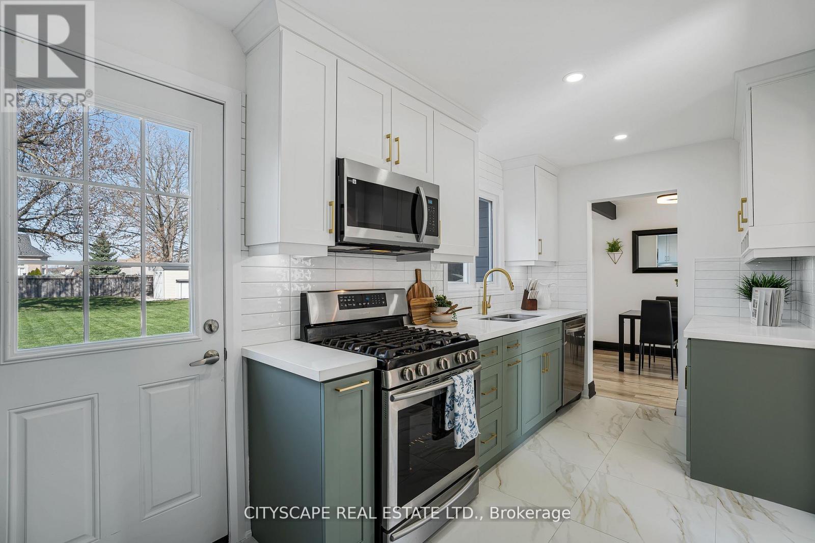 864 Cabot Trail, Milton, Ontario  L9T 3S8 - Photo 10 - W12778438