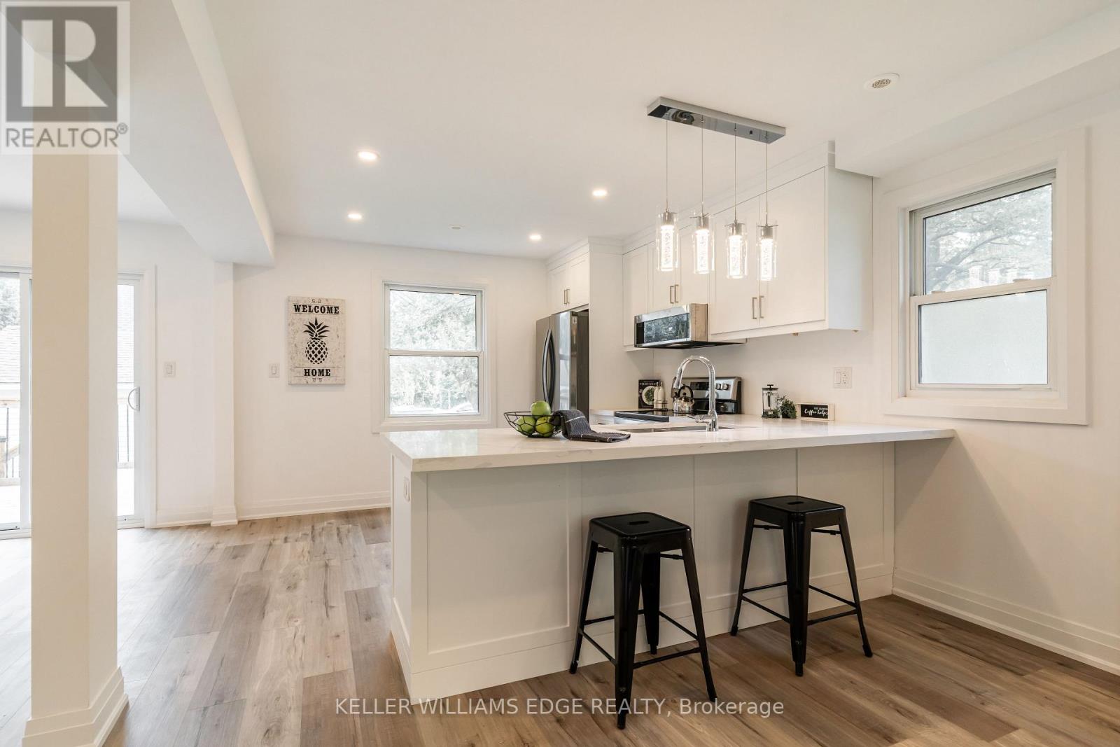 367 Hillside Avenue, Hamilton, Ontario  L8K 3L6 - Photo 7 - X12781234