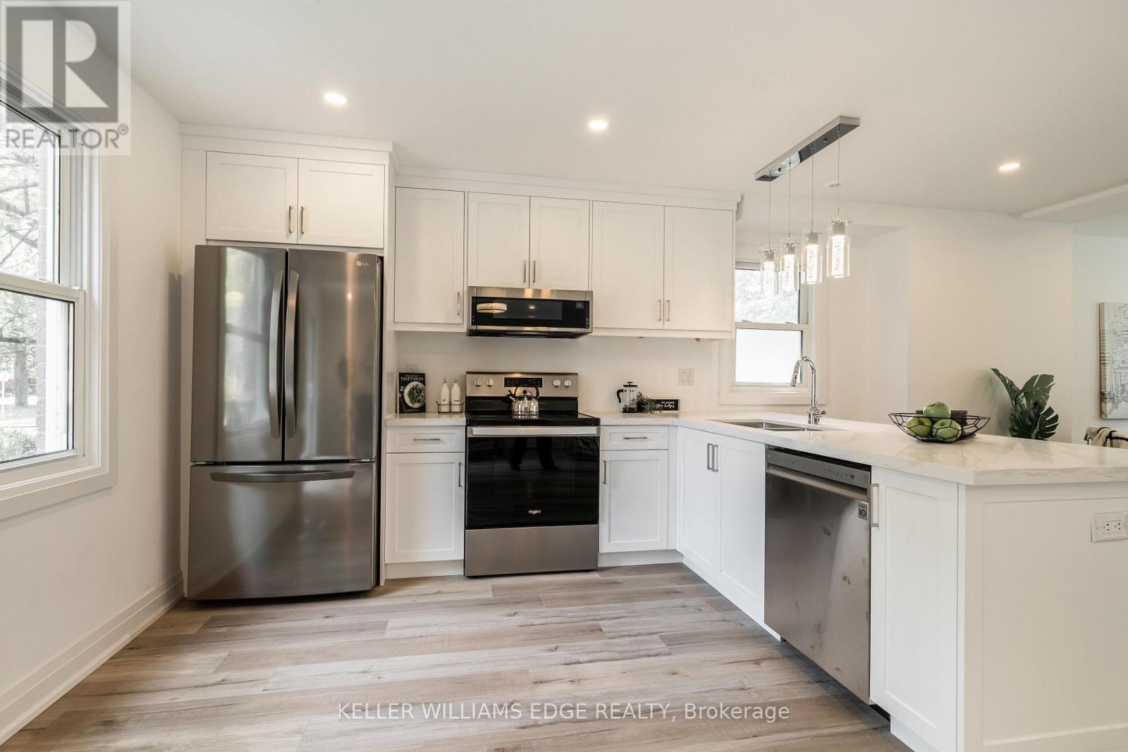 367 Hillside Avenue, Hamilton, Ontario  L8K 3L6 - Photo 8 - X12781234