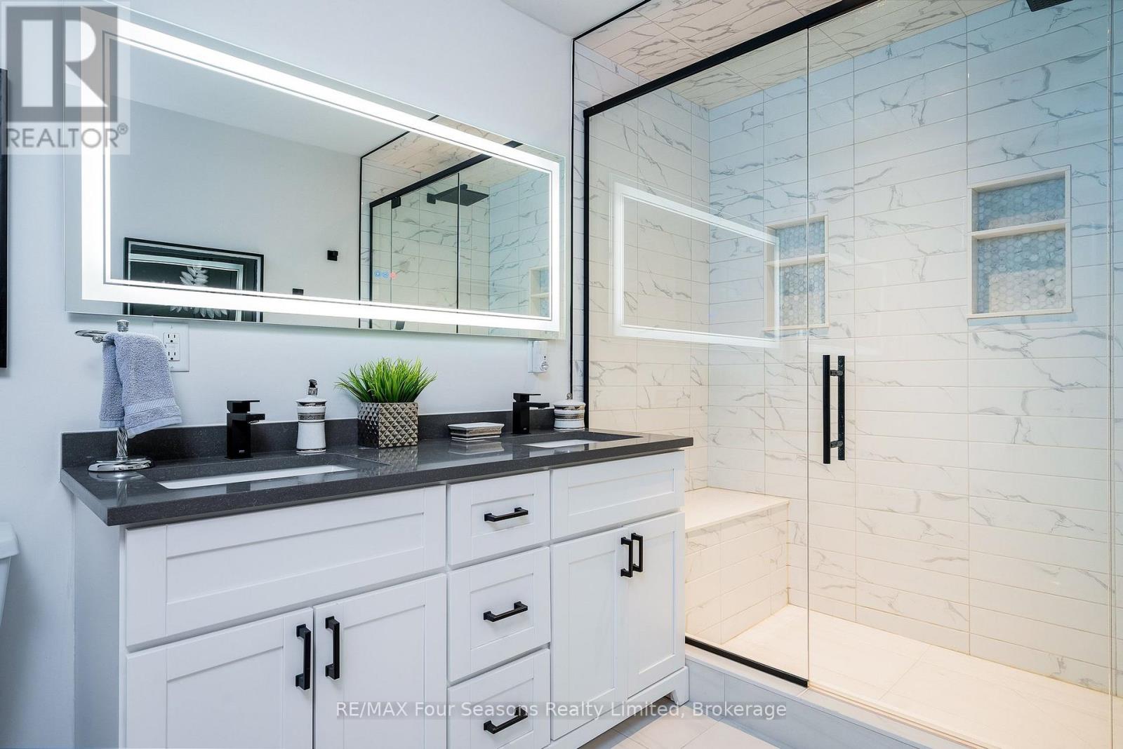 64 Waterview Road, Wasaga Beach, Ontario  L9Z 0E9 - Photo 14 - S12782282