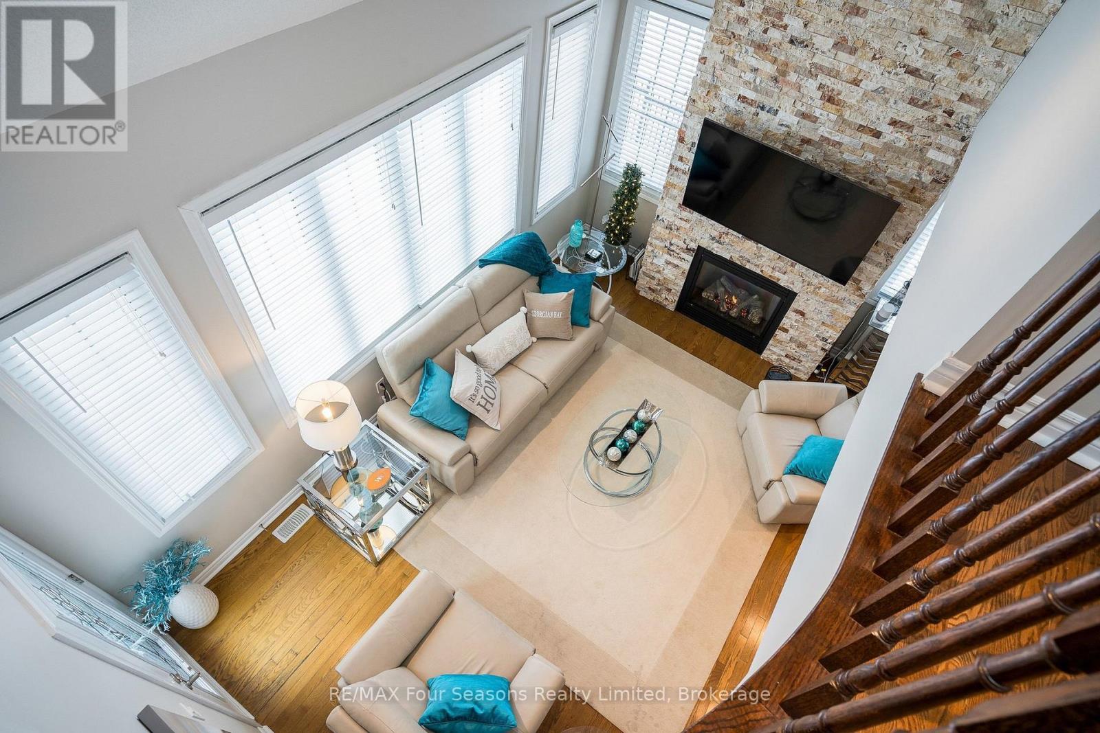 64 Waterview Road, Wasaga Beach, Ontario  L9Z 0E9 - Photo 4 - S12782282