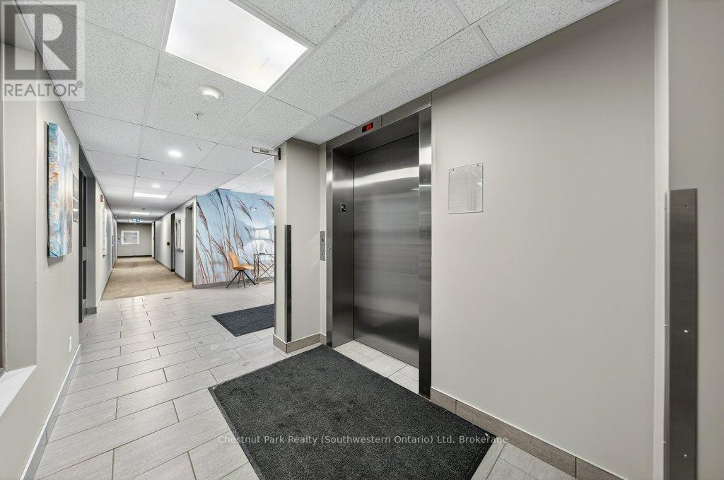 401 - 108 Summit Ridge Drive, Guelph (Grange Road), Ontario  N1G 2E3 - Photo 16 - X12782250