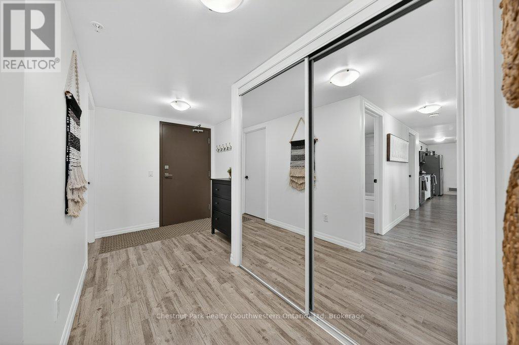 401 - 108 Summit Ridge Drive, Guelph (Grange Road), Ontario  N1G 2E3 - Photo 19 - X12782250