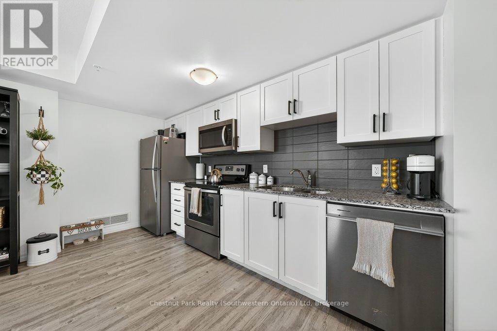 401 - 108 Summit Ridge Drive, Guelph (Grange Road), Ontario  N1G 2E3 - Photo 24 - X12782250