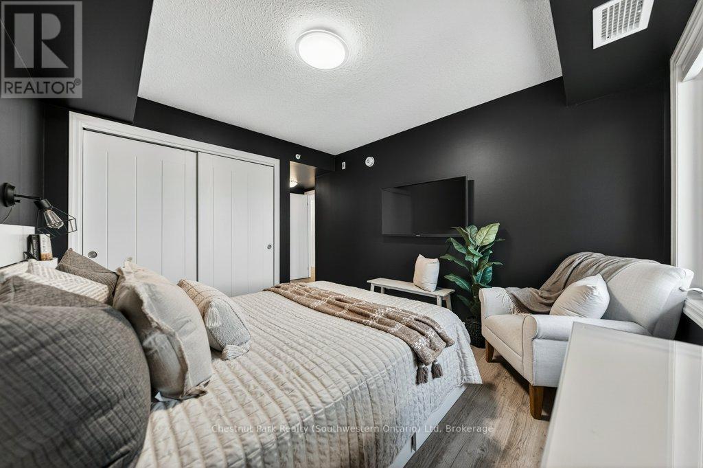 401 - 108 Summit Ridge Drive, Guelph (Grange Road), Ontario  N1G 2E3 - Photo 31 - X12782250