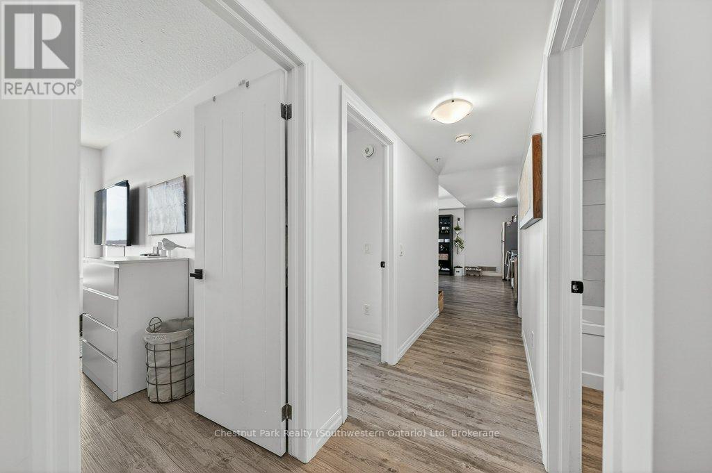 401 - 108 Summit Ridge Drive, Guelph (Grange Road), Ontario  N1G 2E3 - Photo 33 - X12782250