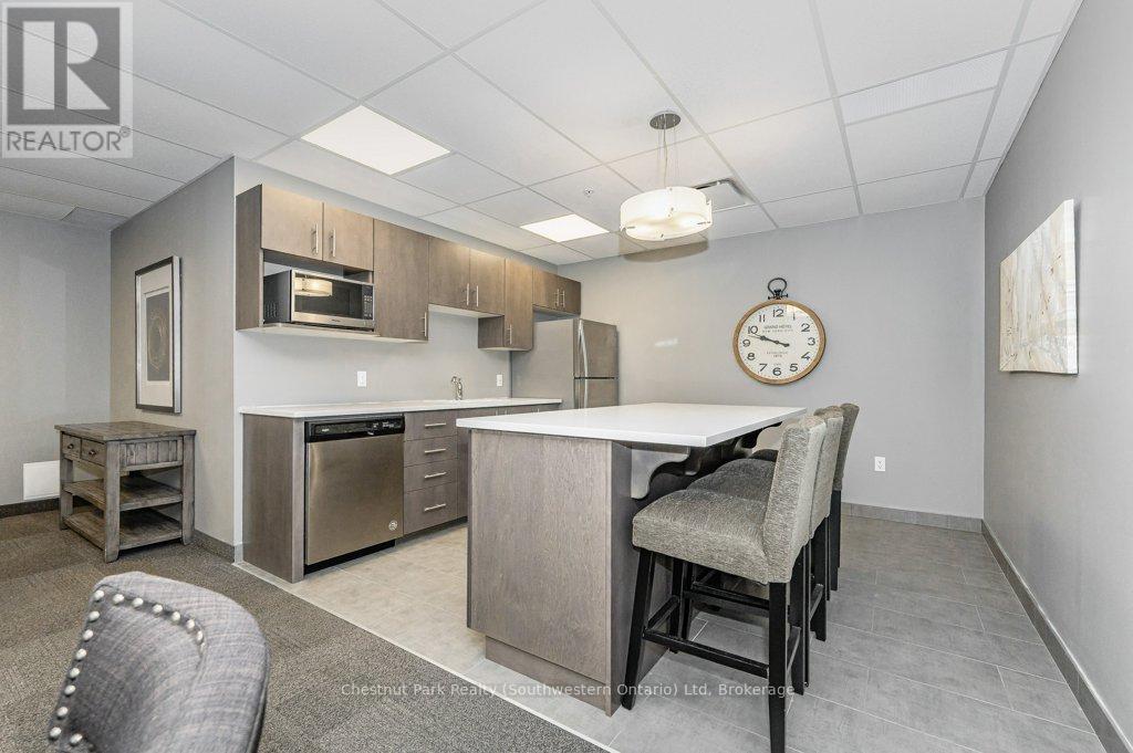 401 - 108 Summit Ridge Drive, Guelph (Grange Road), Ontario  N1G 2E3 - Photo 45 - X12782250