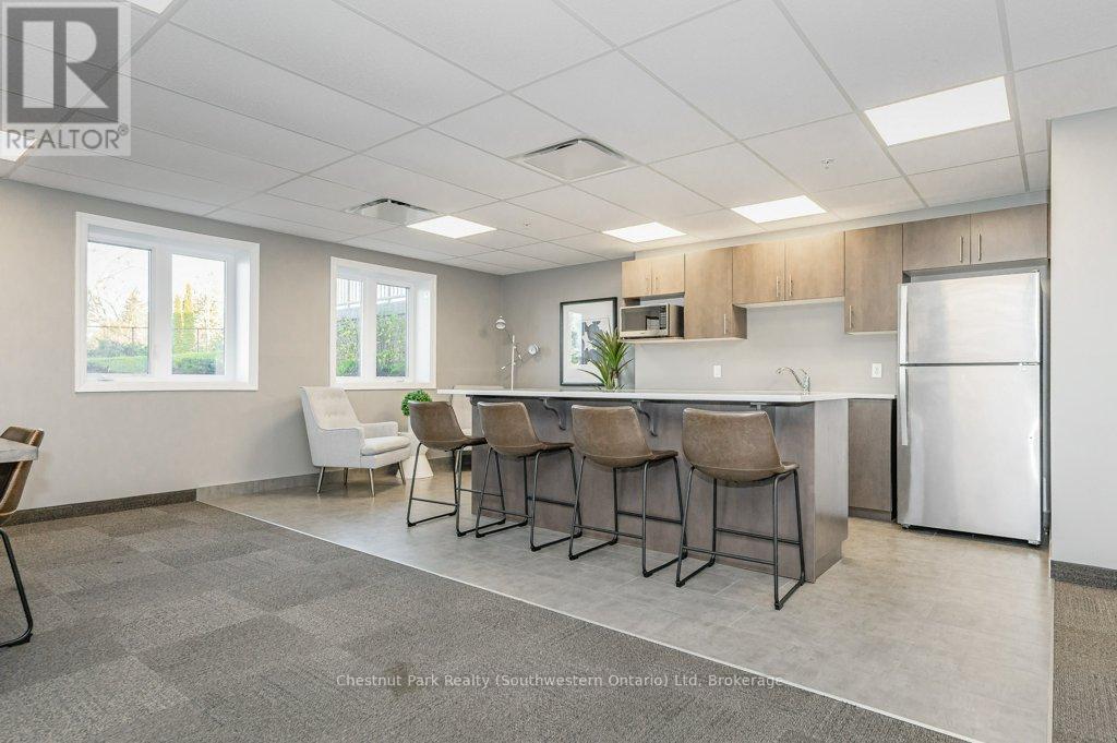 401 - 108 Summit Ridge Drive, Guelph (Grange Road), Ontario  N1G 2E3 - Photo 47 - X12782250