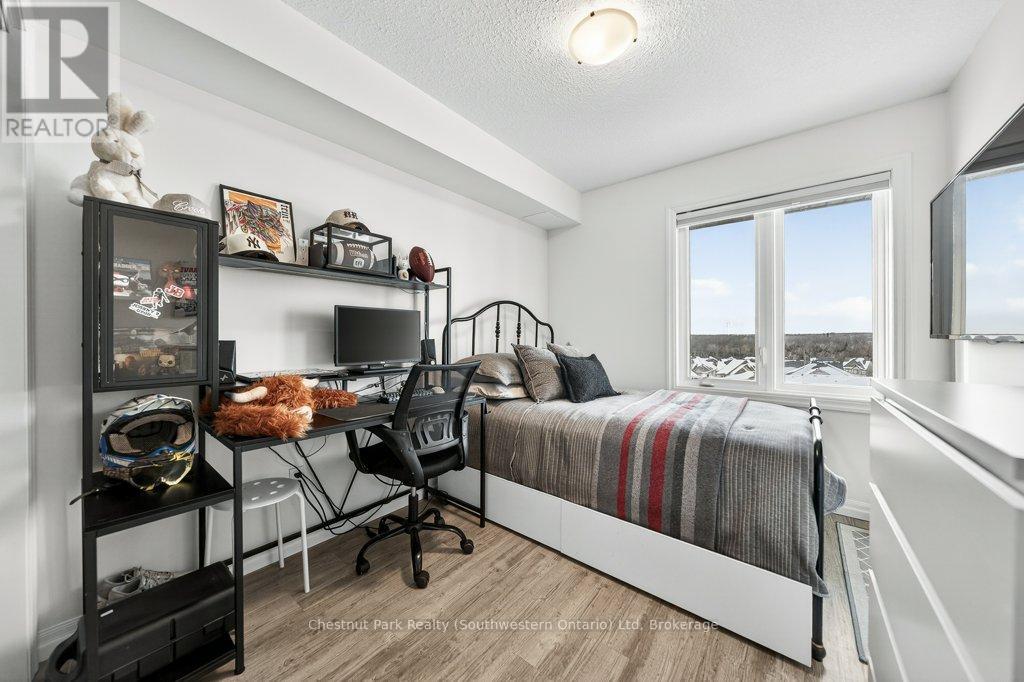 401 - 108 Summit Ridge Drive, Guelph (Grange Road), Ontario  N1G 2E3 - Photo 6 - X12782250