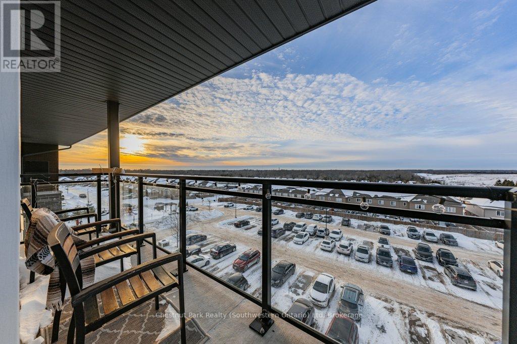 401 - 108 Summit Ridge Drive, Guelph (Grange Road), Ontario  N1G 2E3 - Photo 7 - X12782250