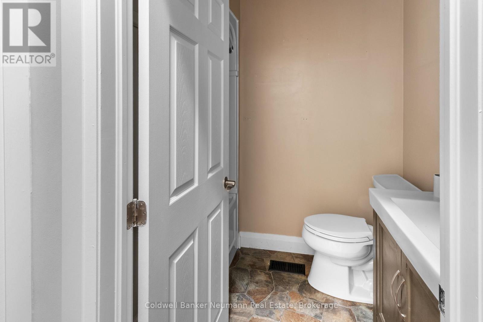 B - 56 Yarmouth Street, Guelph (Downtown), Ontario  N1H 4G3 - Photo 4 - X12782254