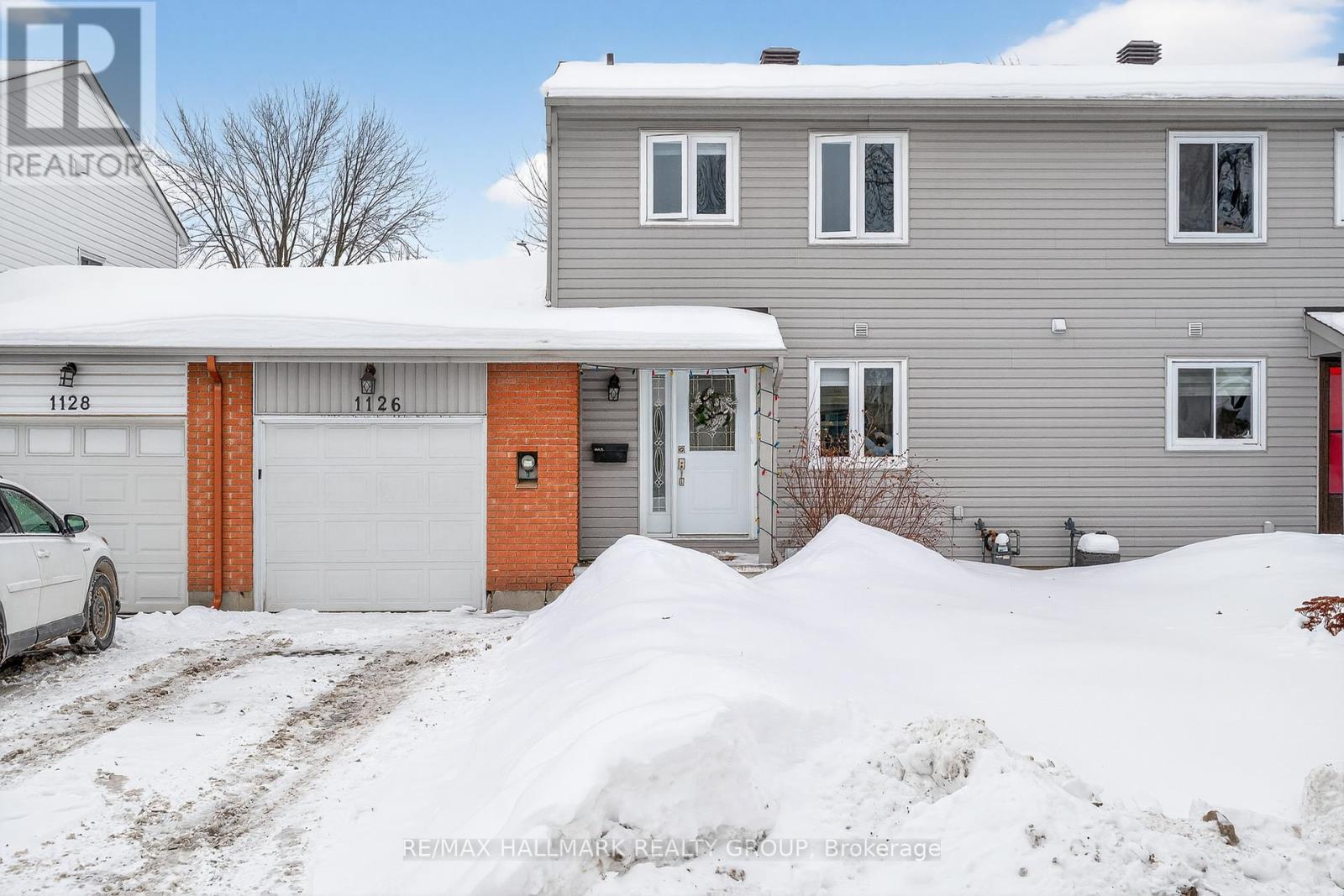 1126 Grenoble Crescent, Ottawa, Ontario  K1C 2C6 - Photo 1 - X12782350