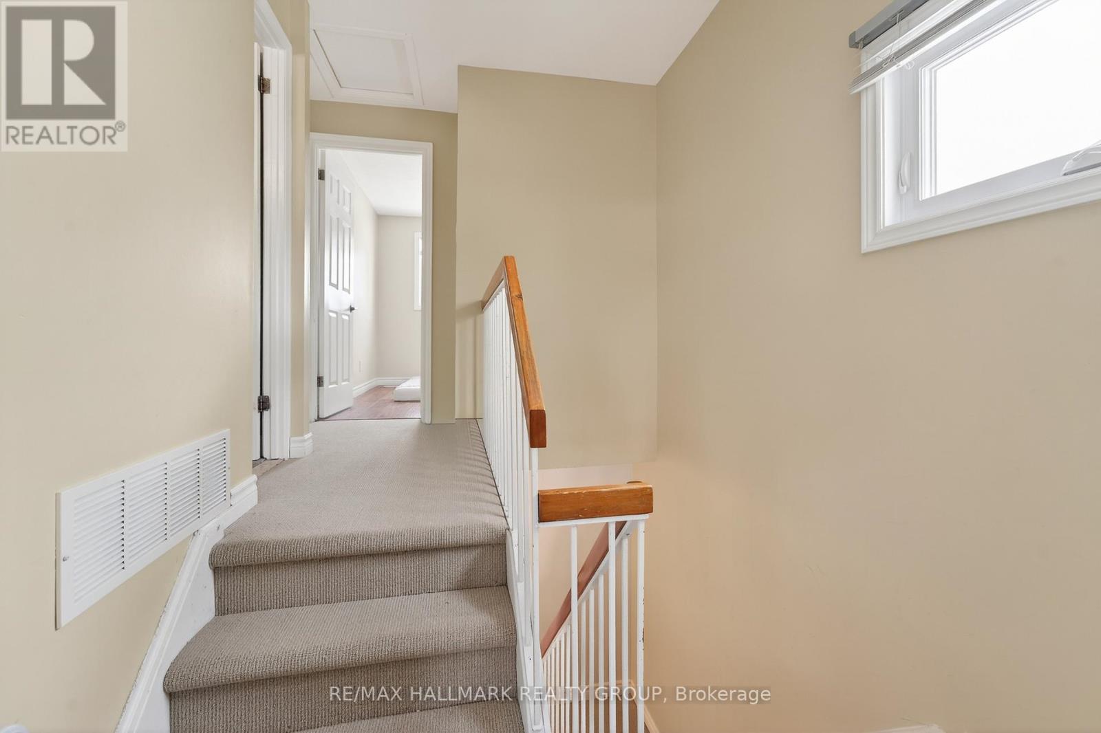 1126 Grenoble Crescent, Ottawa, Ontario  K1C 2C6 - Photo 11 - X12782350