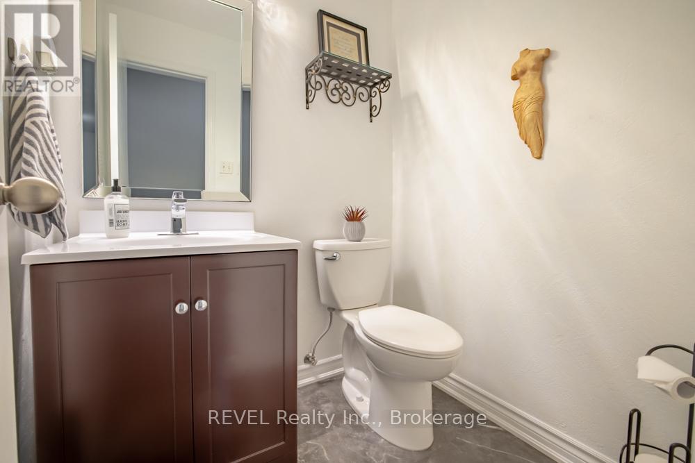 37 Village Green Drive, St. Catharines (Martindale Pond), Ontario  L2N 5N9 - Photo 11 - X12782390