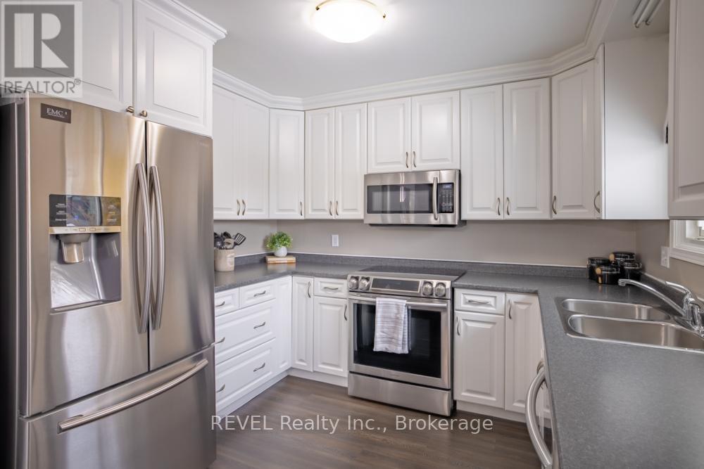 37 Village Green Drive, St. Catharines (Martindale Pond), Ontario  L2N 5N9 - Photo 13 - X12782390