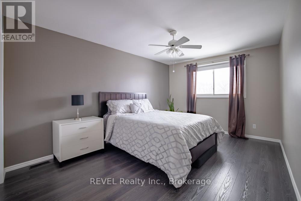 37 Village Green Drive, St. Catharines (Martindale Pond), Ontario  L2N 5N9 - Photo 18 - X12782390