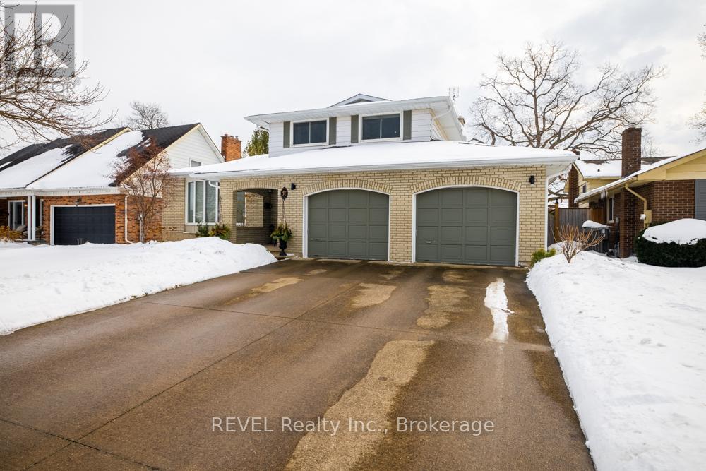 37 Village Green Drive, St. Catharines (Martindale Pond), Ontario  L2N 5N9 - Photo 2 - X12782390