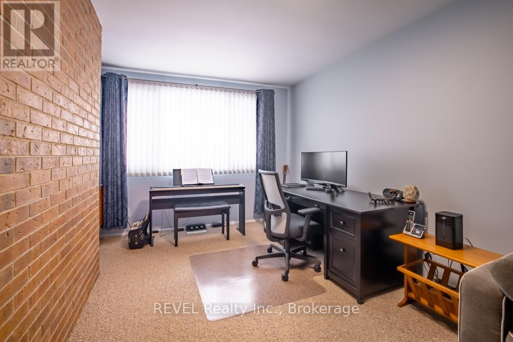 37 Village Green Drive, St. Catharines (Martindale Pond), Ontario  L2N 5N9 - Photo 26 - X12782390