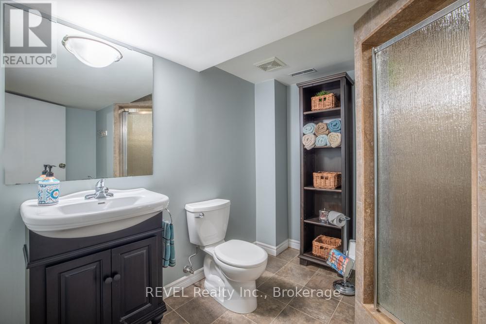 37 Village Green Drive, St. Catharines (Martindale Pond), Ontario  L2N 5N9 - Photo 31 - X12782390