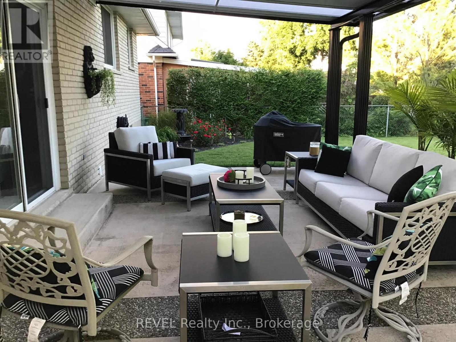 37 Village Green Drive, St. Catharines (Martindale Pond), Ontario  L2N 5N9 - Photo 35 - X12782390