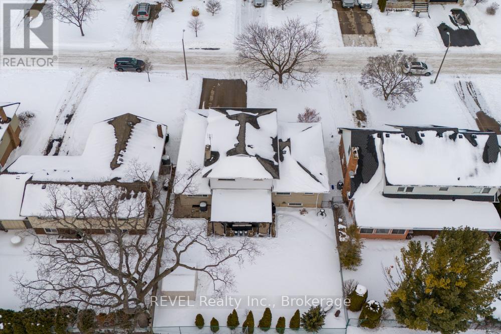 37 Village Green Drive, St. Catharines (Martindale Pond), Ontario  L2N 5N9 - Photo 40 - X12782390