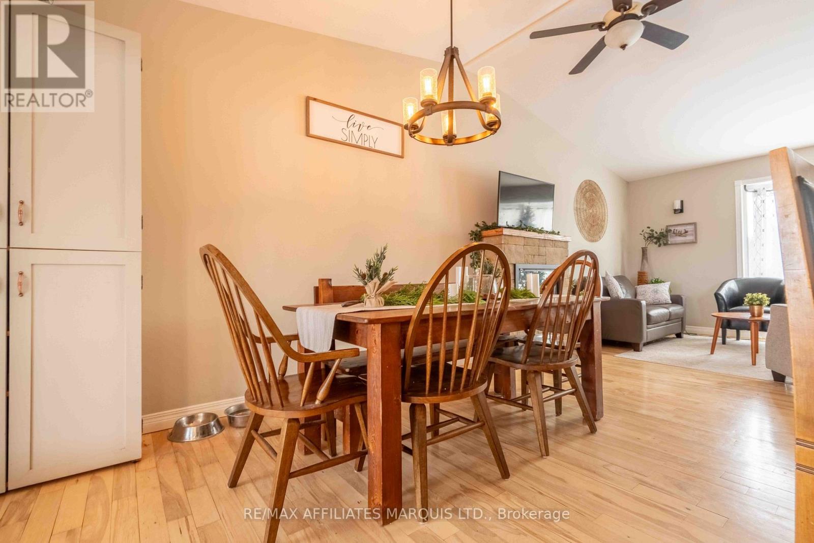 4239 County Rd 11 Road, South Stormont, Ontario  K7R 3L2 - Photo 8 - X12635984