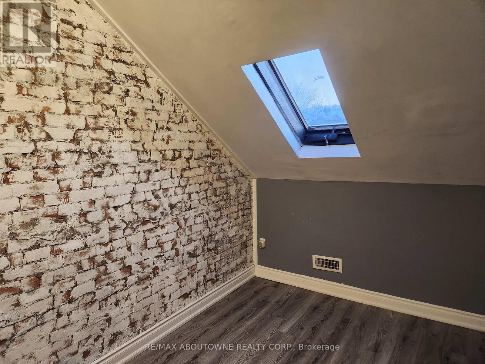 3 - 498 Main Street E, Hamilton, Ontario  L8N 1K7 - Photo 7 - X12746088