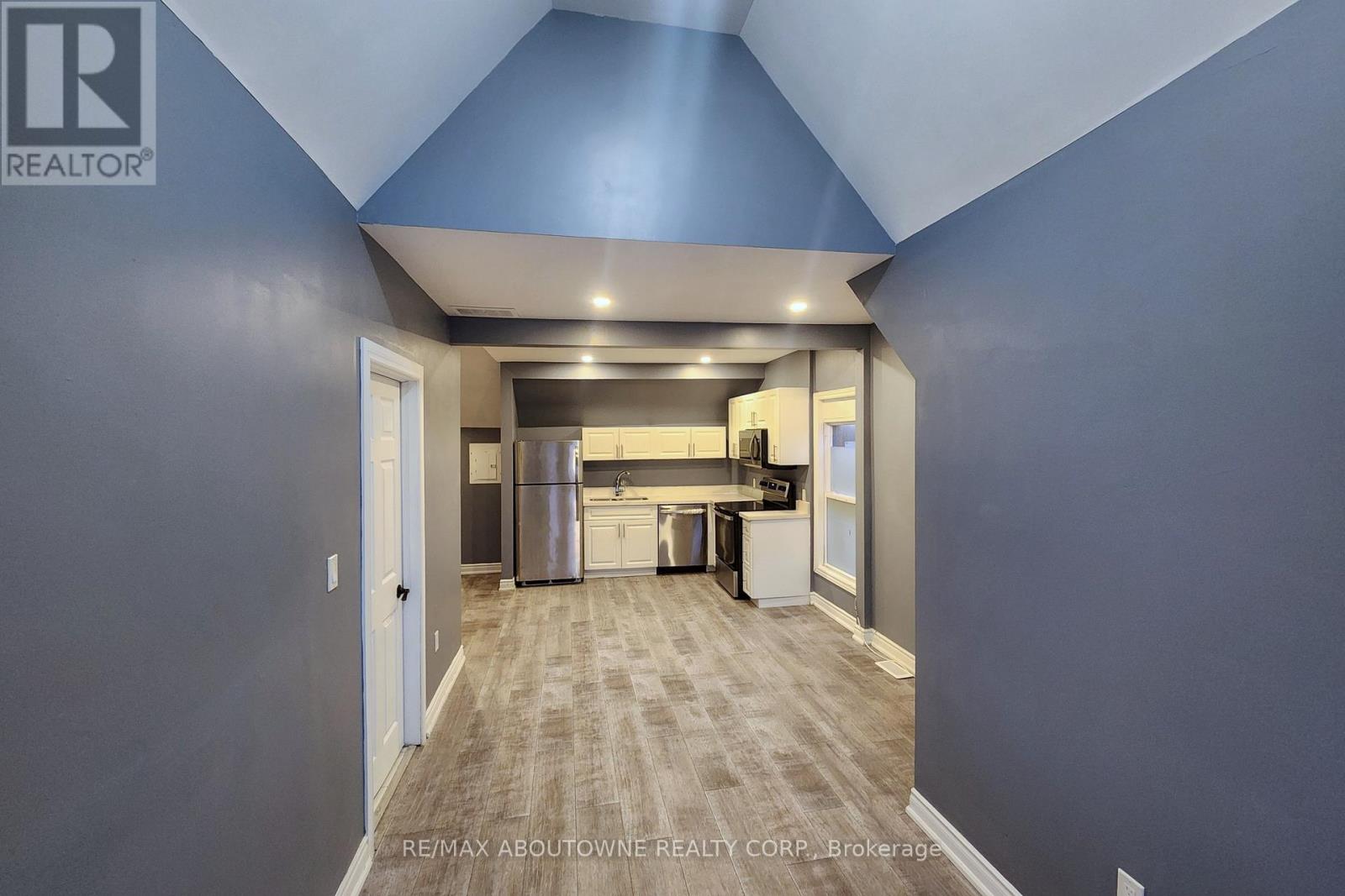 3 - 498 Main Street E, Hamilton, Ontario  L8N 1K7 - Photo 2 - X12746088